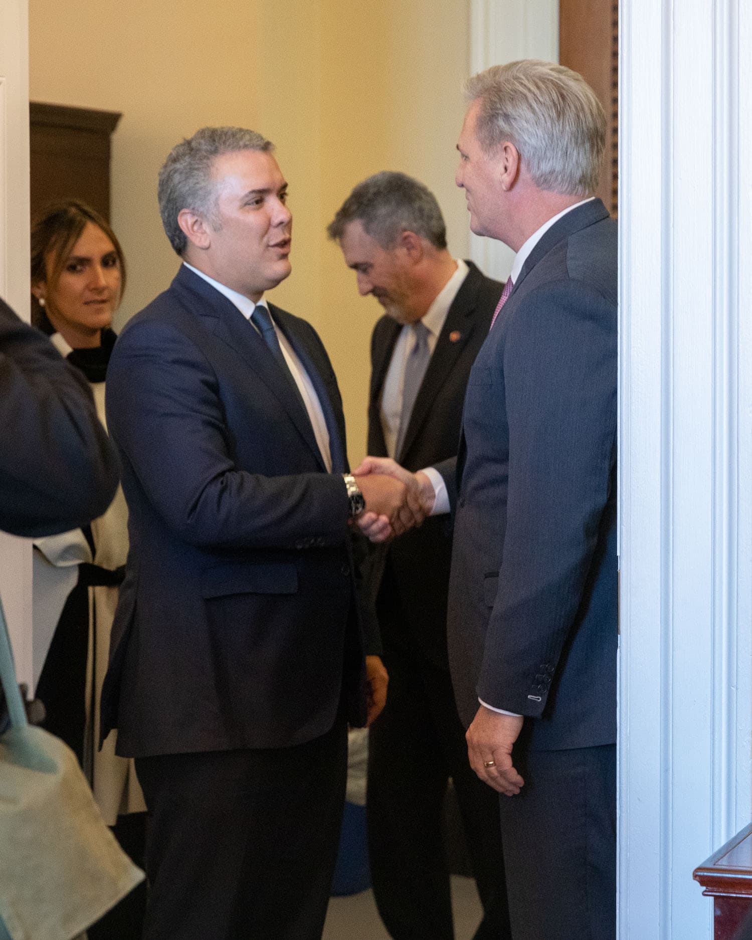 I extend my hand of support to President @IvanDuque of Colombia. We reaffirmed our desire to: → see democracy restored for the people of Venezuela → make sure terrorist orgs are de…