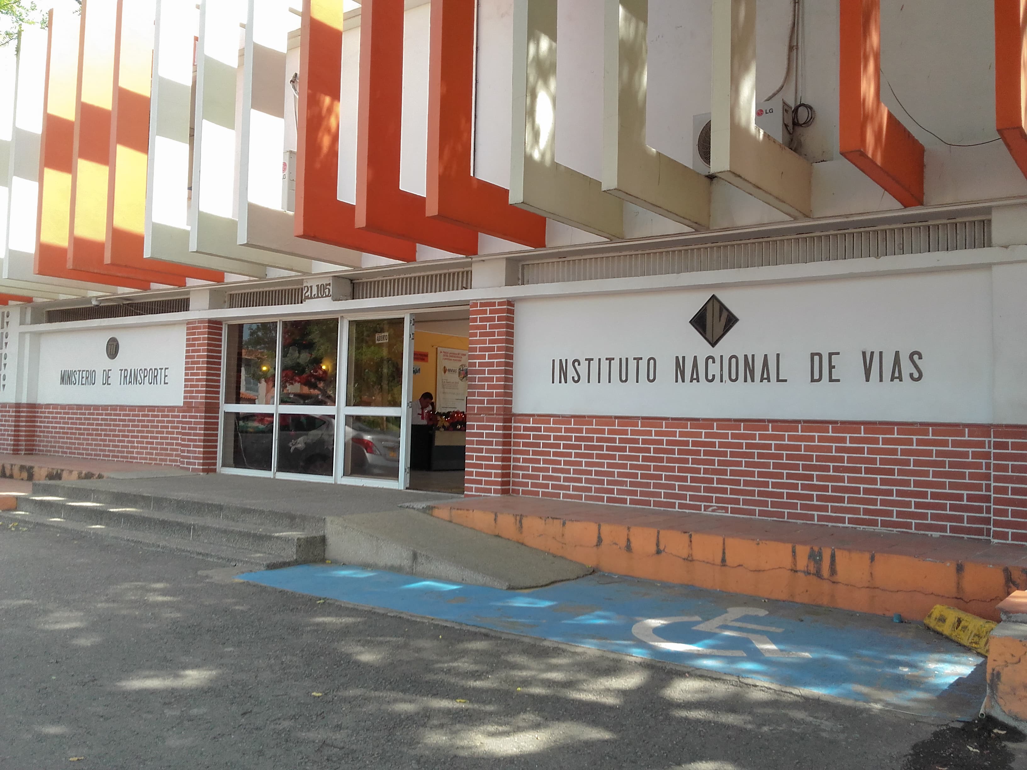 Fotografía de archivo de la sede regional del Instituto Nacional de Vías en Cúcuta en 2019; no corresponde al acto de nombramiento