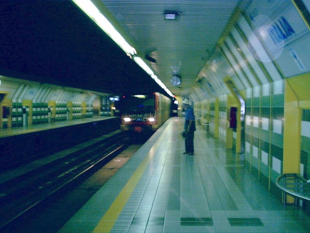 Foto di stazione Metropolitana FCE