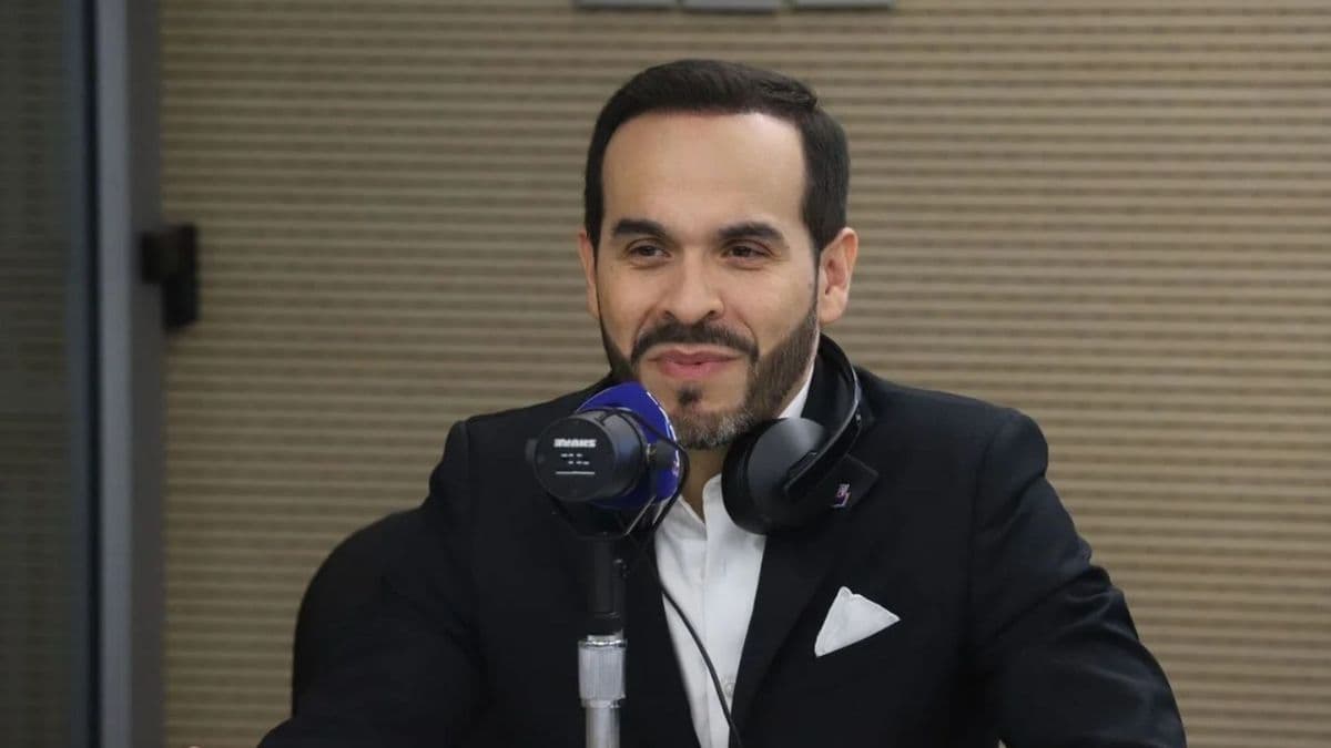 Abelardo de la Espriella concede una entrevista candida como candidato a las elecciones presidenciales colombianas.