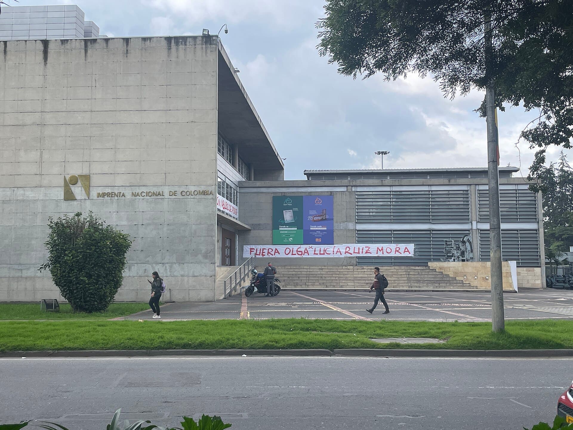 Fotografía de archivo de la fachada de las oficinas de la Imprenta Nacional de Colombia en Bogotá; imagen institucional de contexto, no corresponde al hecho puntual de esta nota