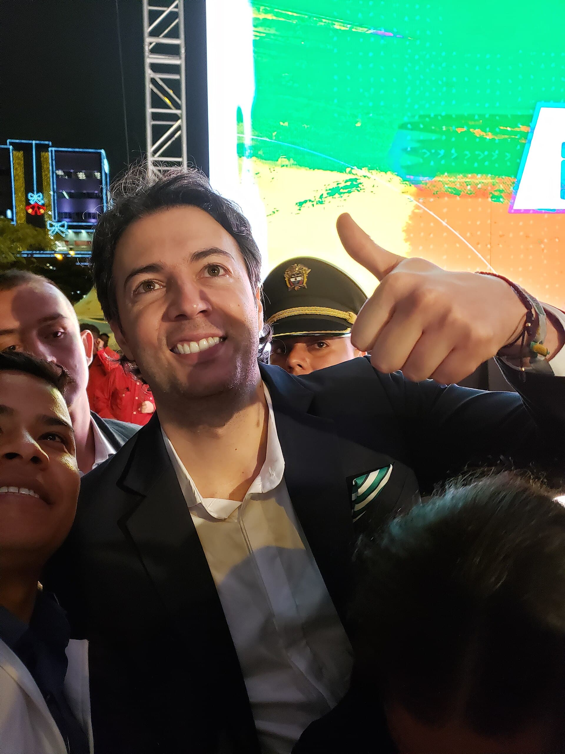Daniel quintero alcalde posesión