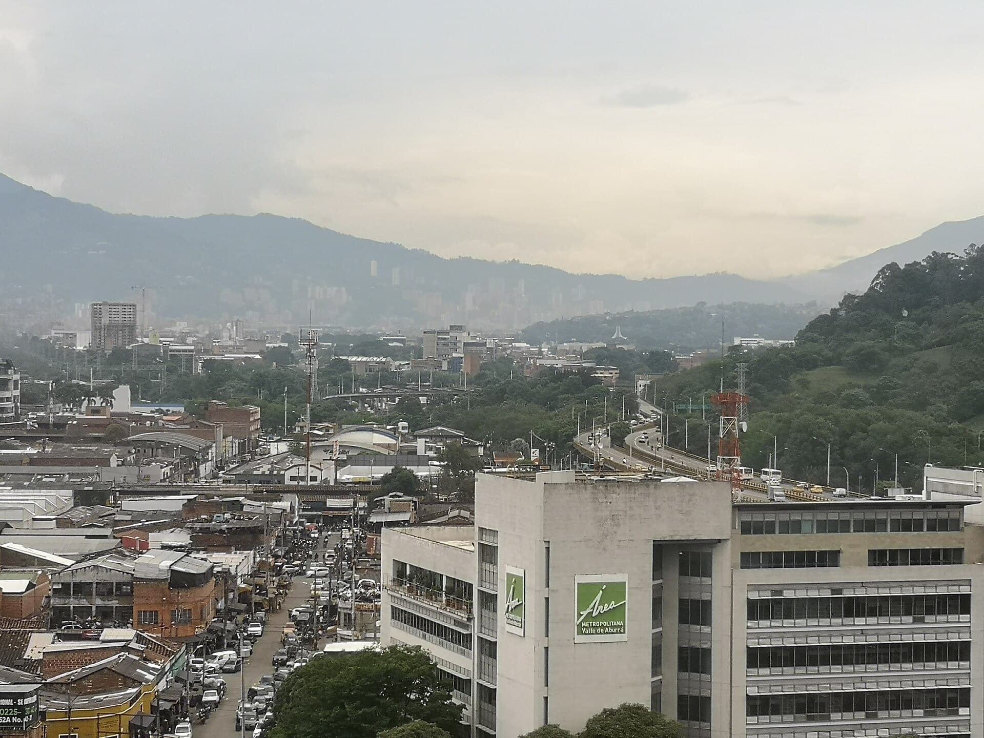 Vista hacia el sur desde la Gobernación de Antioquia (Medellín)