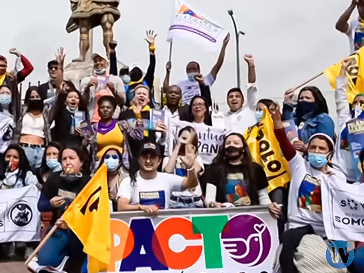 Francia Marquez, accompanied by supporters, during the Colombian presidential campaign in 2022.