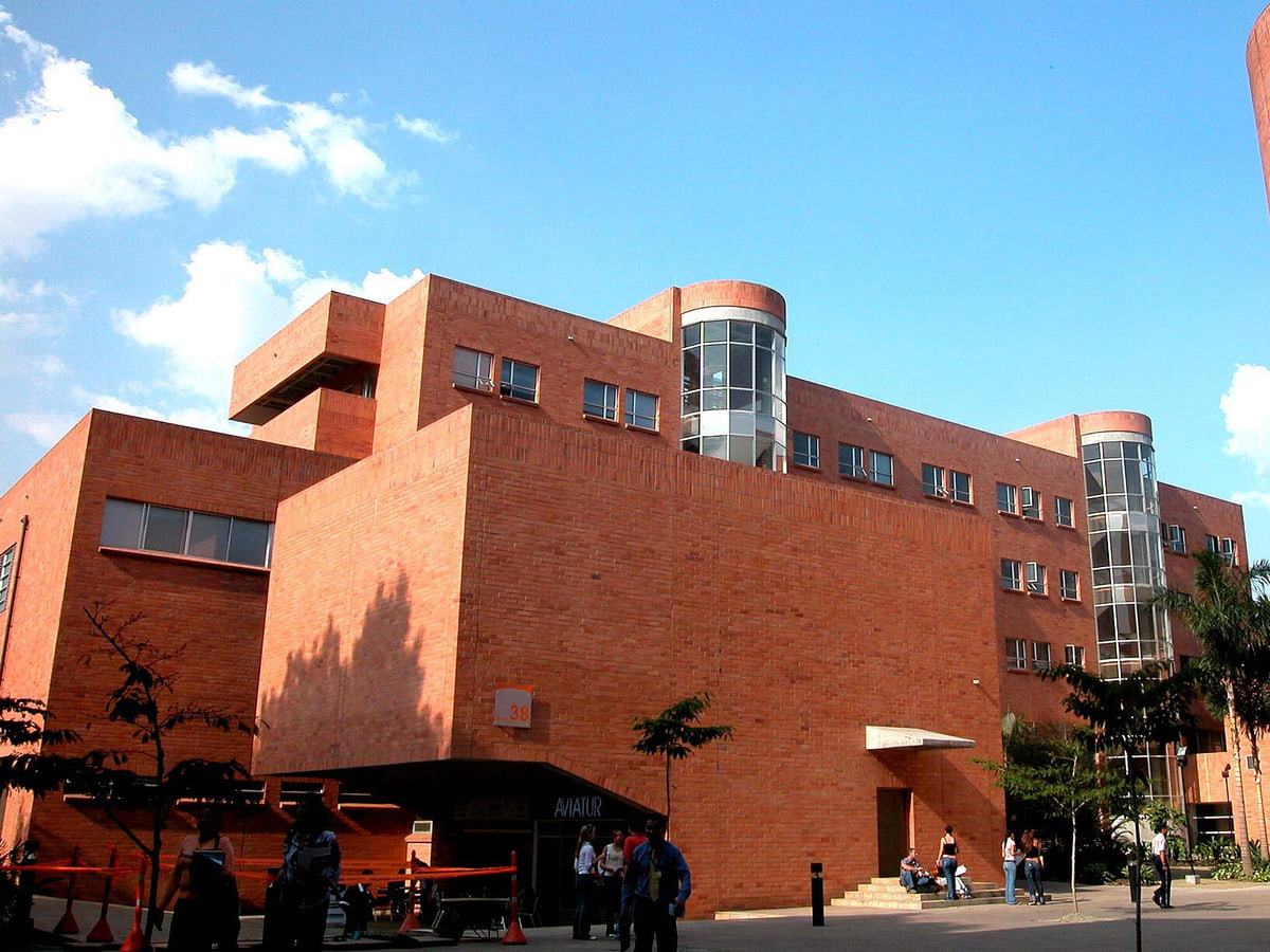 Bloque 38 de la Universidad EAFIT, Medellín, Colombia 38 dia