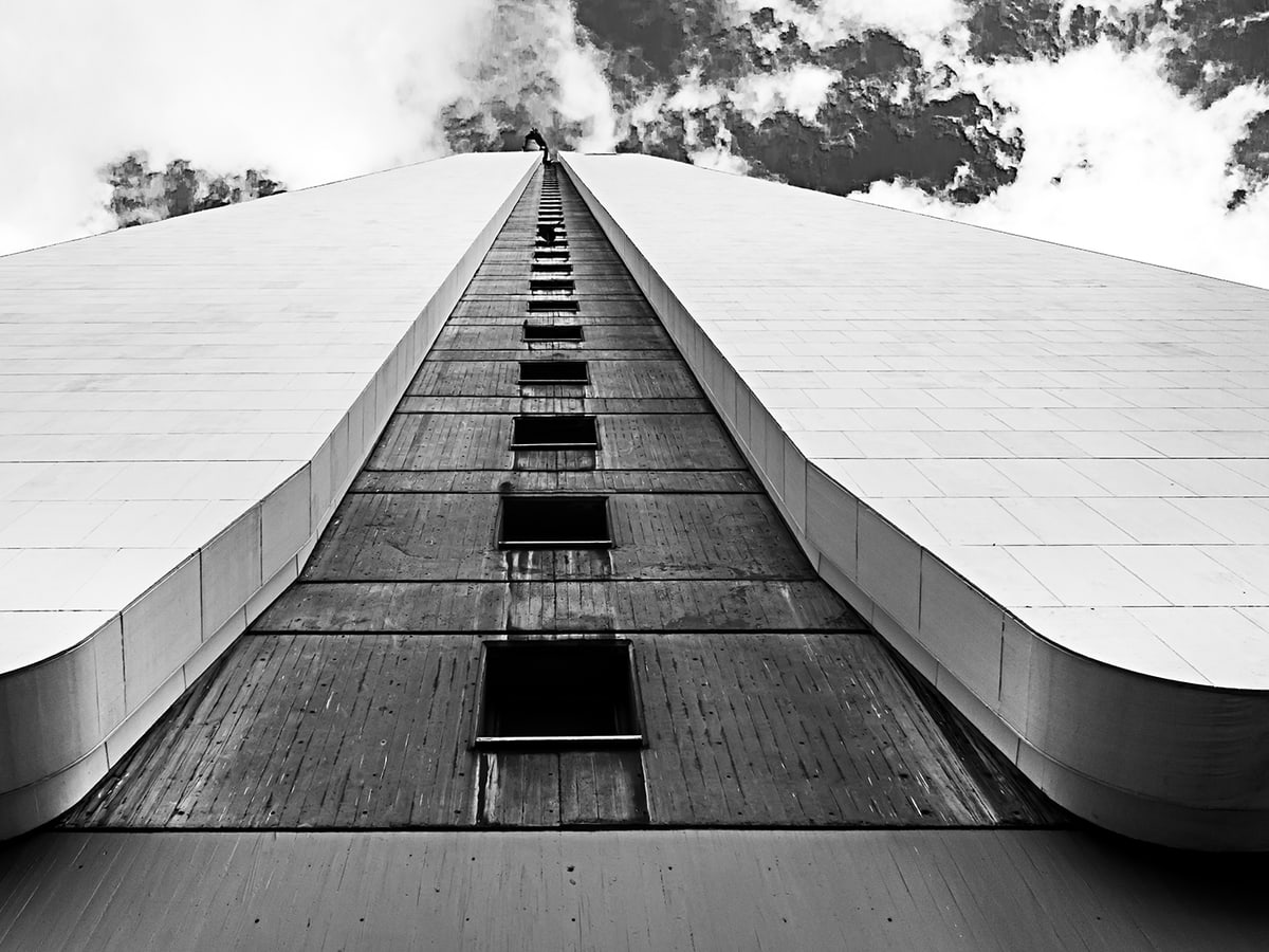 Fotografía nadir del emblemático edificio Coltejer de Medellín
