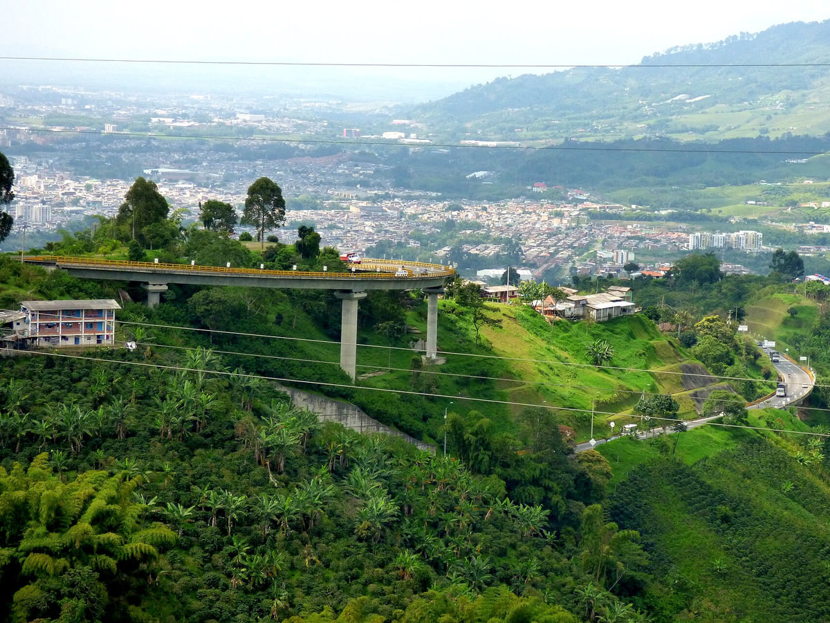 Vista de Dosquebradas y Pereira desde el alto del Boquerón