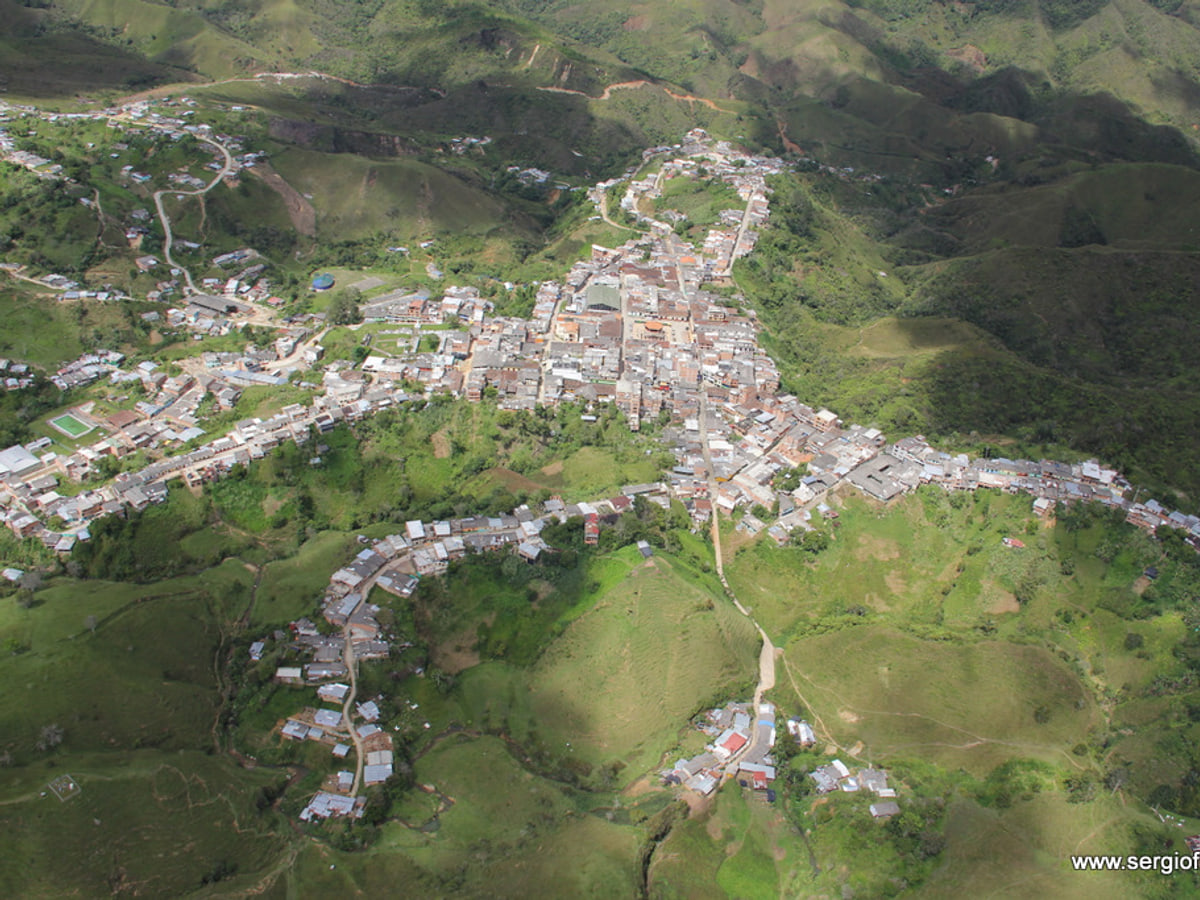 Vista aérea de Anorí, Antioquia.