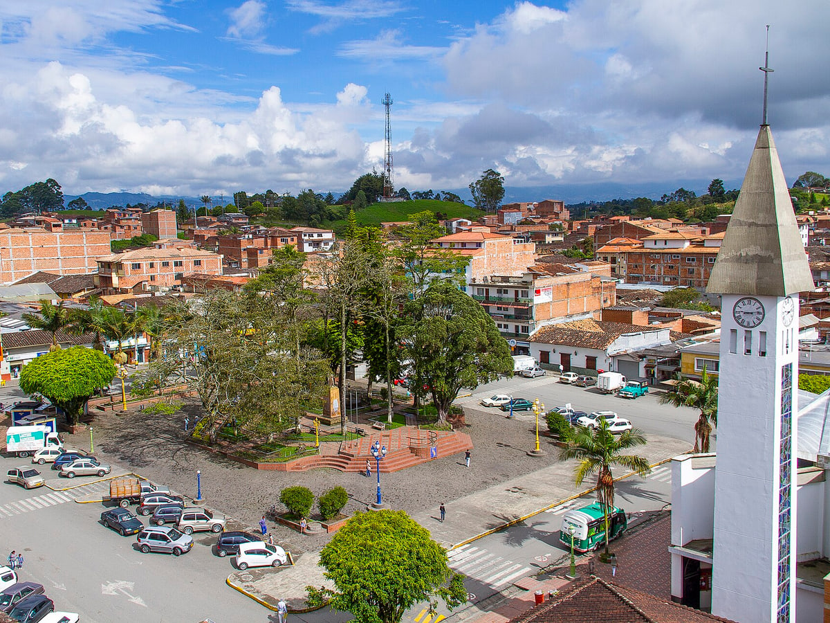 Panoramica del parque de El Carmen de viboral antioquia colombia